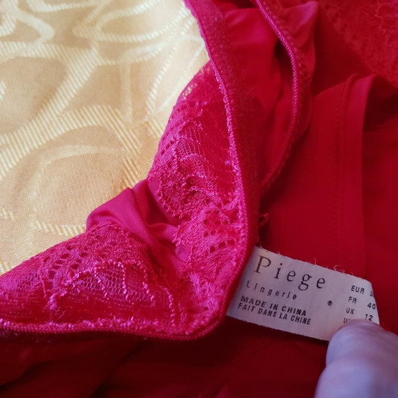 Bra and 4 assorted new panties - Picture 11 of 13